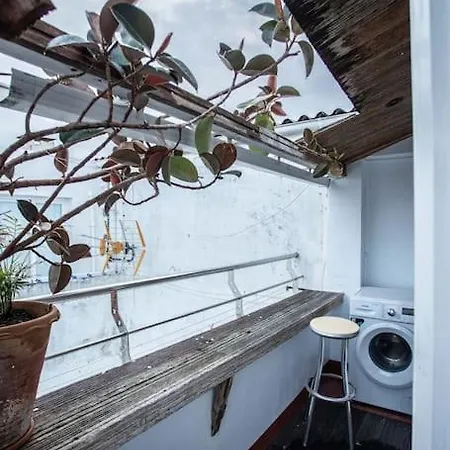 ático Con Terraza Y Vistas Al Mar. *