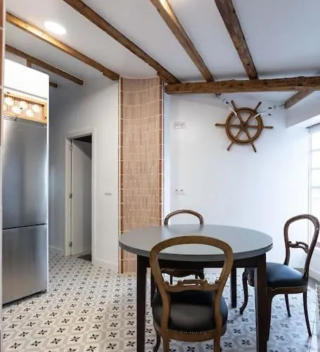 ático Con Terraza Y Vistas Al Mar. *