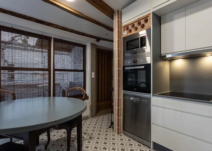 ático Con Terraza Y Vistas Al Mar. *