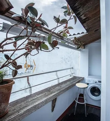 ático Con Terraza Y Vistas Al Mar. *